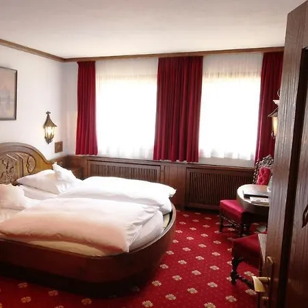 Zur Weinsteige 호텔 4*