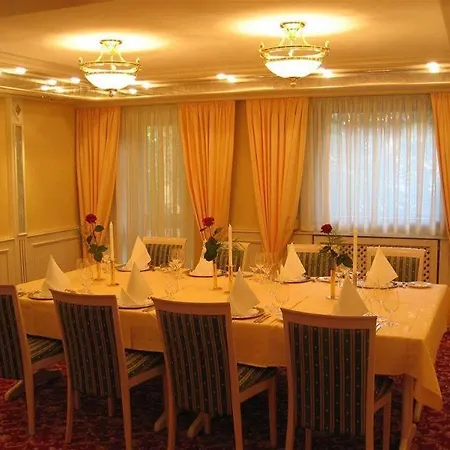 Woertz Schlosschen Zur Weinsteige 4*